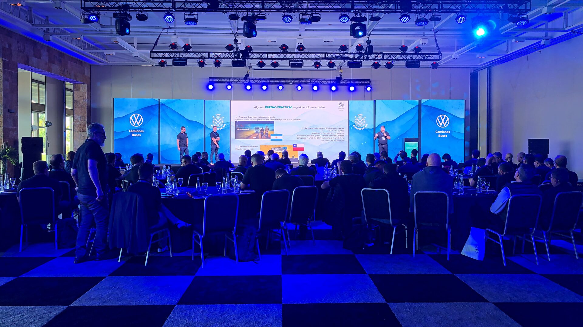 Convención de Importadores Volkswagen Argentina 2025 en accion con público